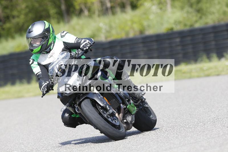 /Archiv-2025/09 22.04.2025 Cornu Master School ADR/rot-rouge/15